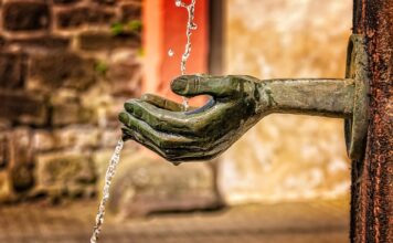 Jak powinno się czyścić uszy?